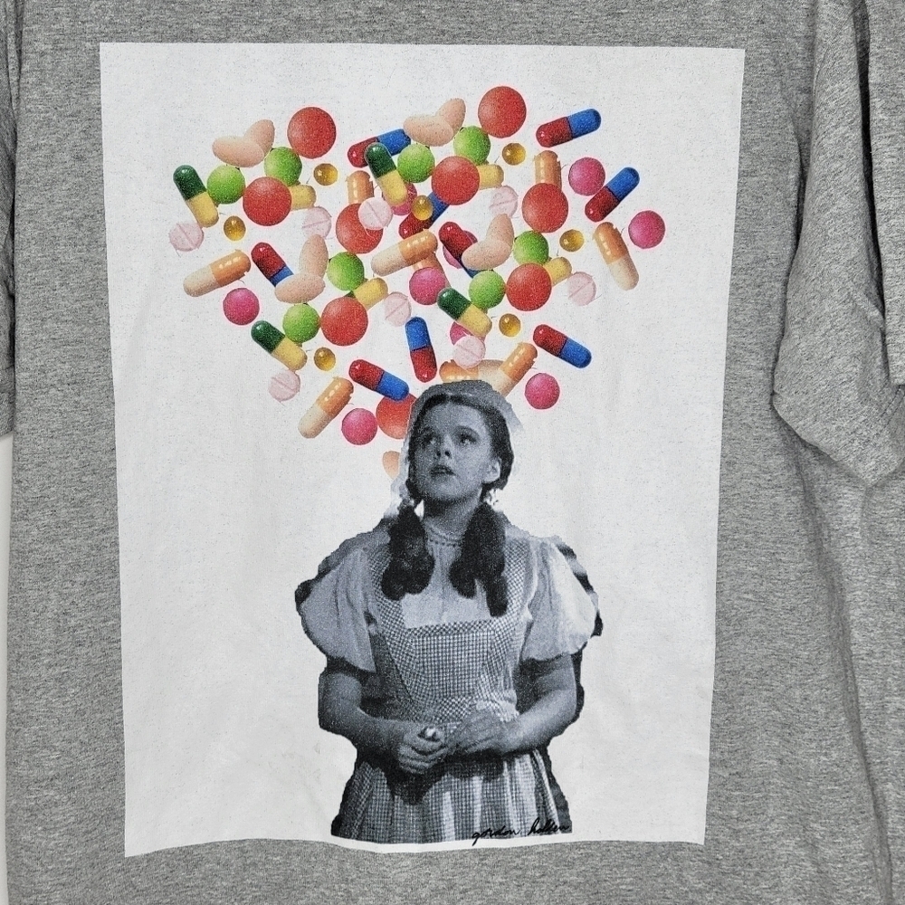 Vintage Y2K Wizard of Oz Dorothy Pills Thoughts Art Gordon Holden T-Shirt Sz Lg - Picture 2 of 7